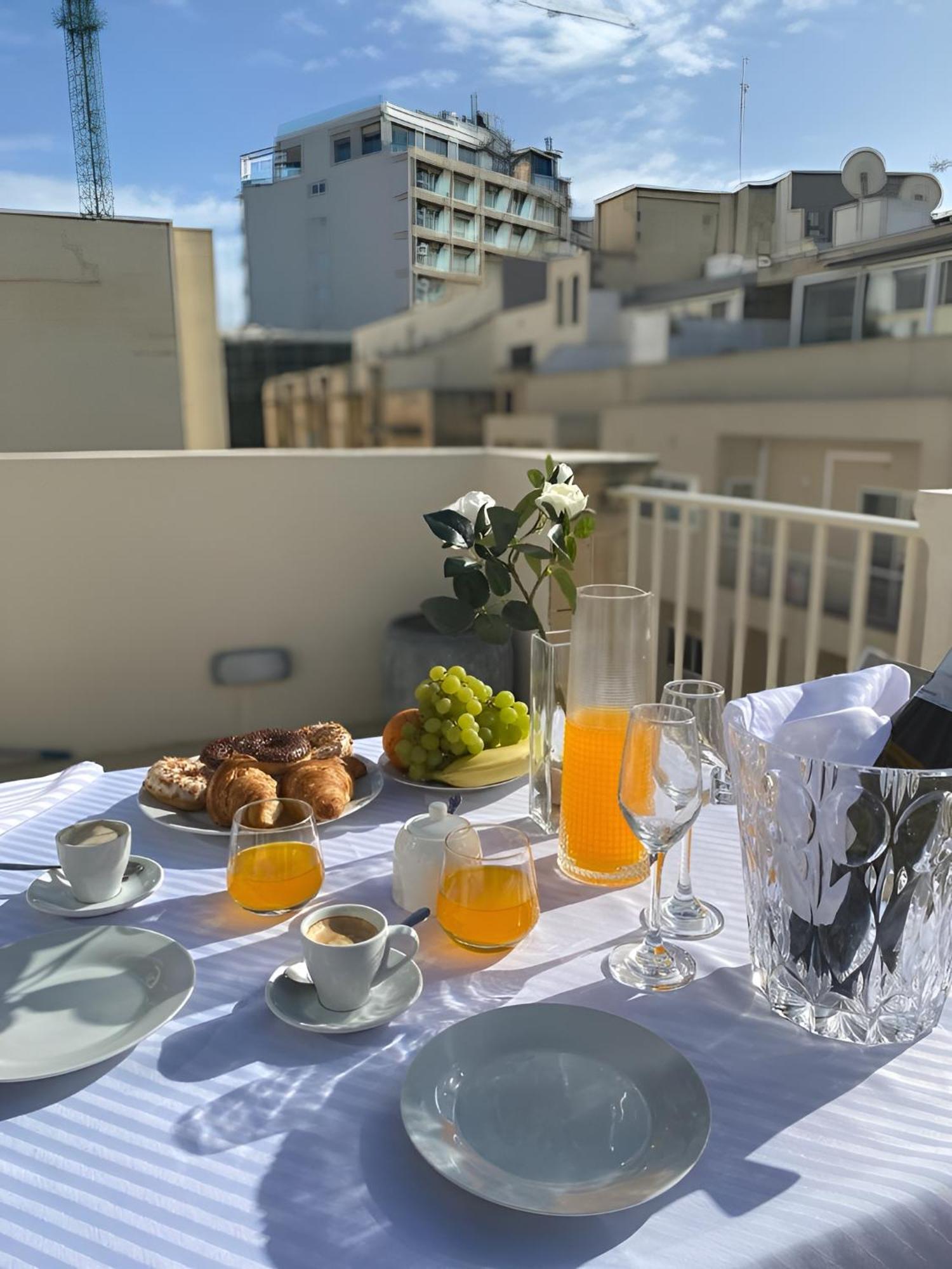 Ferienwohnung Sliema Cosy Penthouse With Bbq Exterior foto
